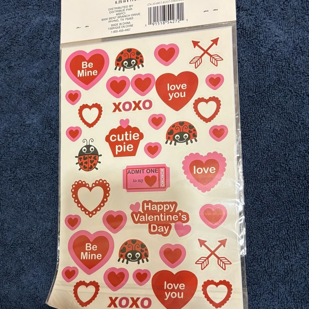 Pink Hand Foam Art Kit, 4 packs of stickers and 1 pack of 30 foam hearts.